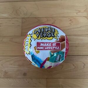 MGA Mini Verse Lifestyle Surprise Ball